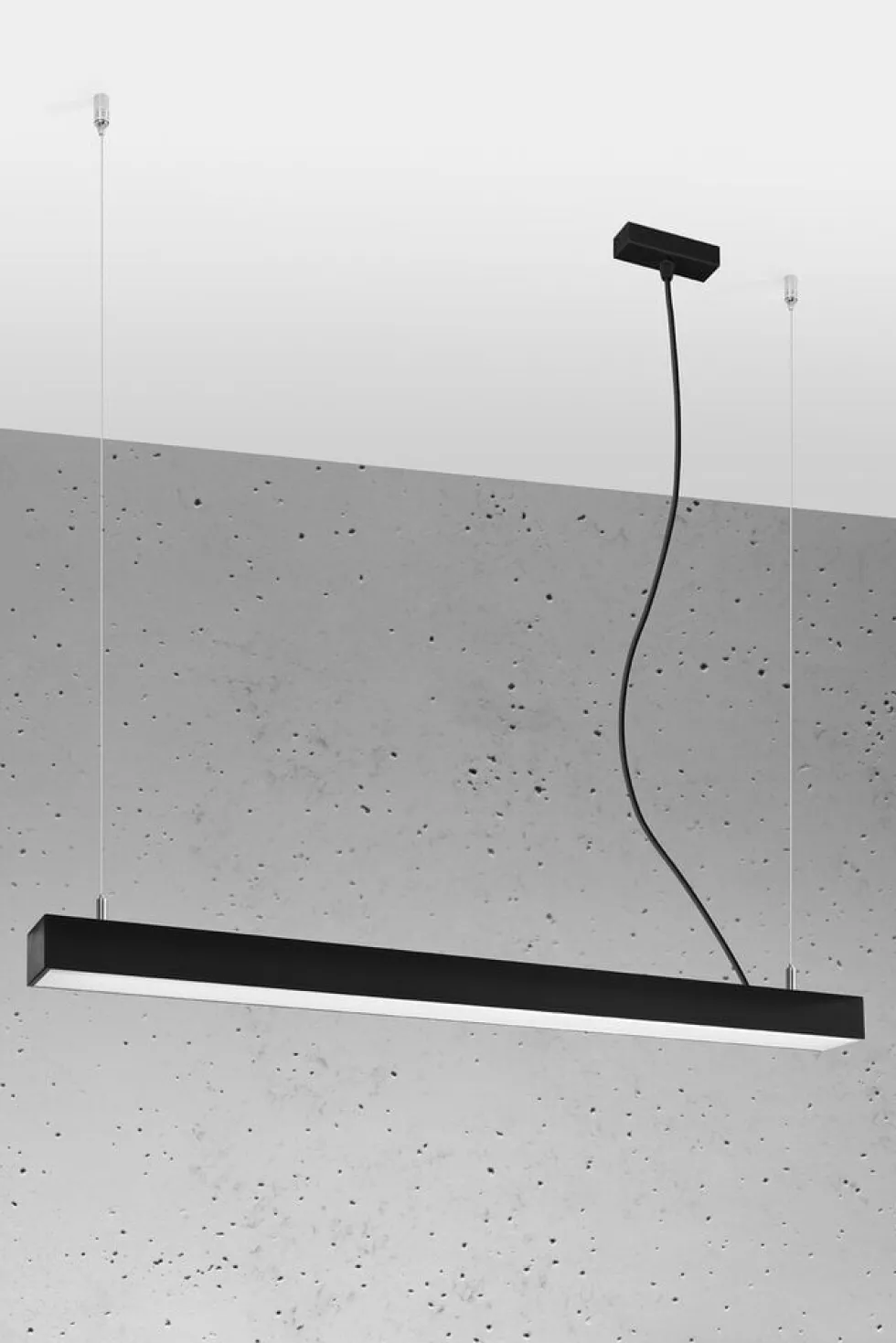 Hängeleuchte PINNE 90 Schwarz - 25W - 4600Lm - 3000K Warmweiß