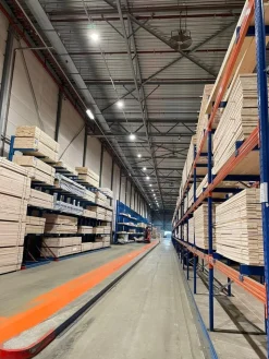 LED UFO Hallenstrahler - High Bay Hallenleuchte IP65 - 240W 38000 Lumen - 840 Neutral Weiss | 1-10V Dimmbar - 5 Jahre Garantie